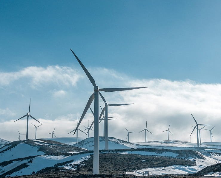 Aerogeneradores en un entorno montañoso